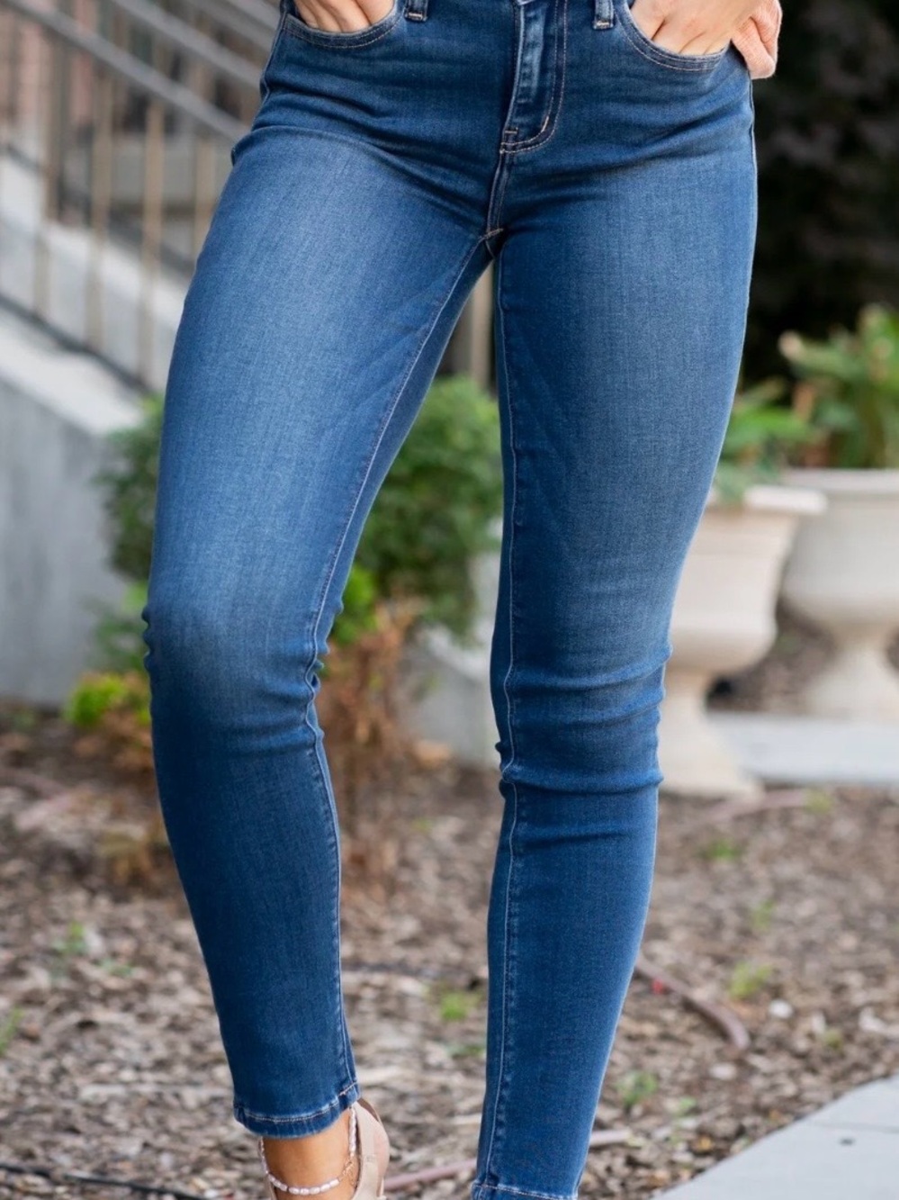 Flying Monkey Women’s Mid-Rise Skinny Blue Jean Size 25 Dark Wash